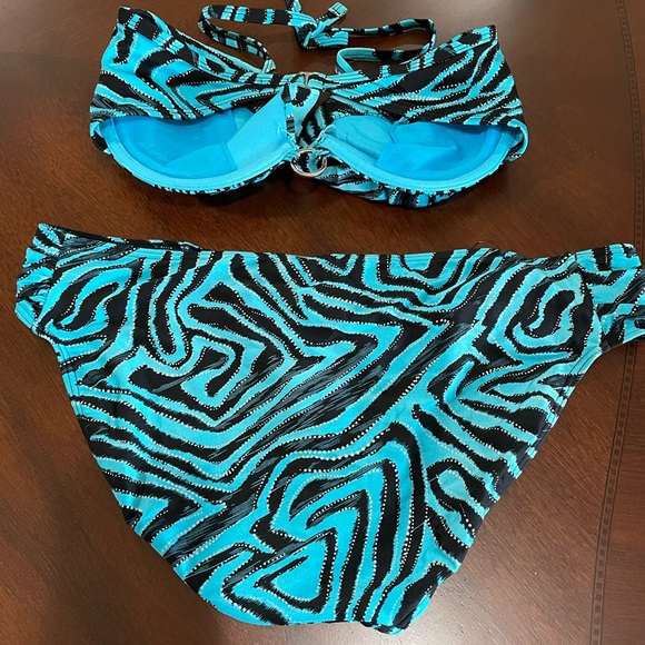 Ambrielle women’s Blue and Black Zebra Print Bikini with Ring details size 12 - Picture 4 of 7